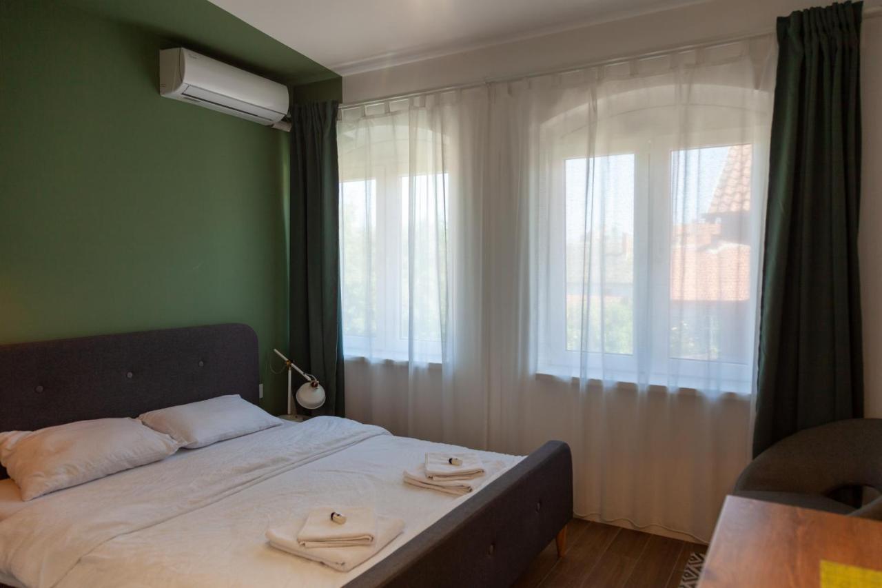 Moms House Hotel Galambóc Kültér fotó