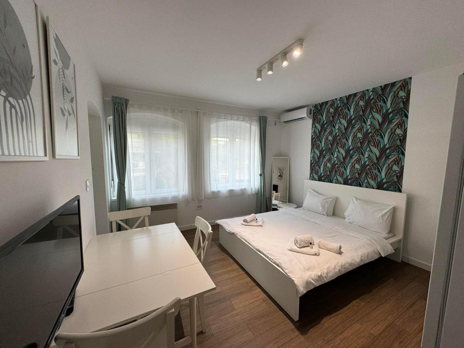 Moms House Hotel Galambóc Kültér fotó
